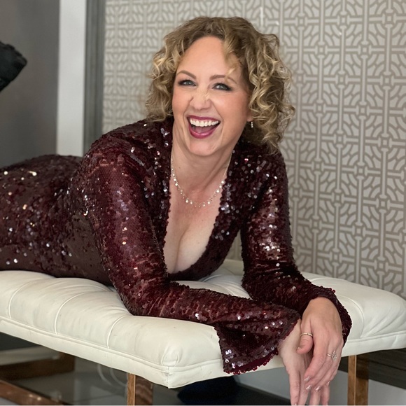 Meet your Posher, Kari - Picture 2 of 5